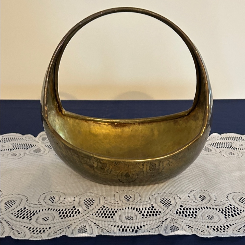 Vintage MCM Brutalist Hammered Brass Basket rare find!